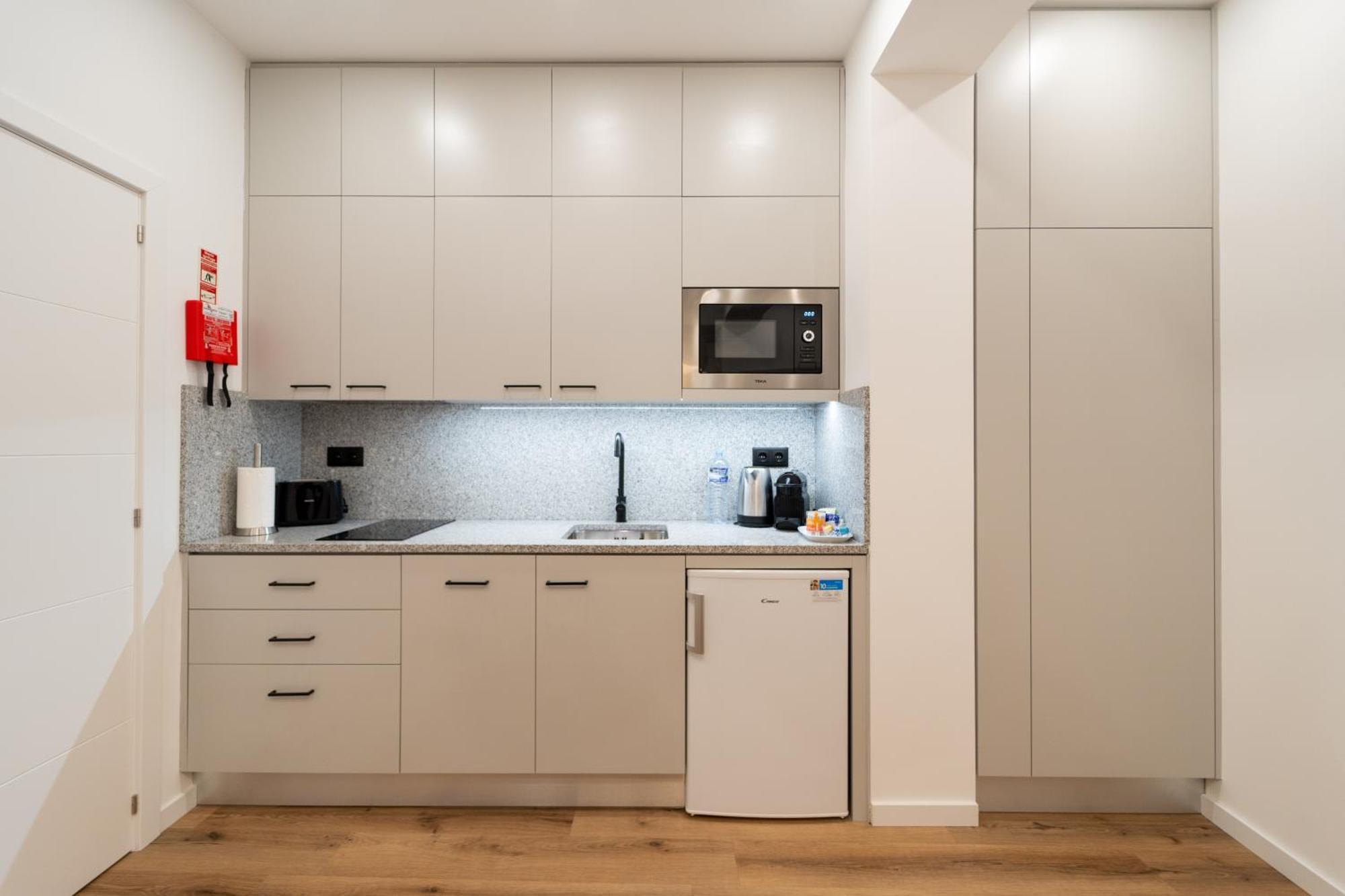 Casa Flores - 2 Bedroom, Lift, Ac, Car Parking - Extra Porto Exterior photo